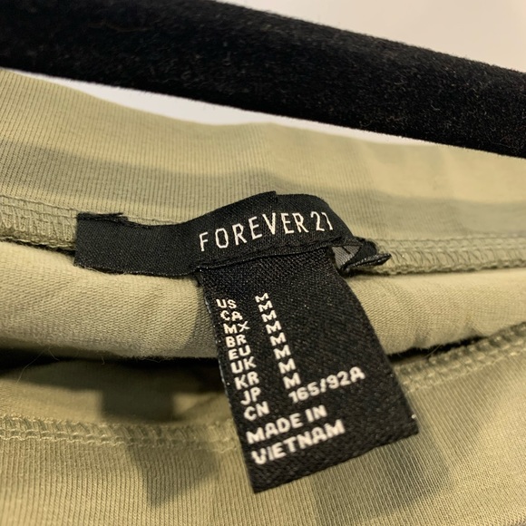 Long sleeve Off the Shouder Bodysuit - Picture 4 of 4